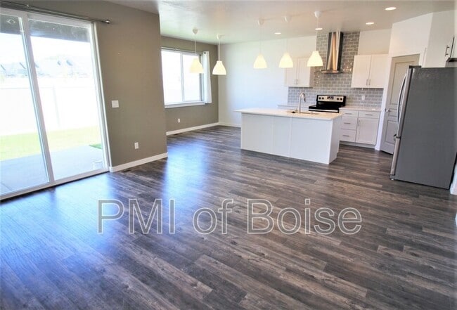 Building Photo - 1570 S Pilar Wy