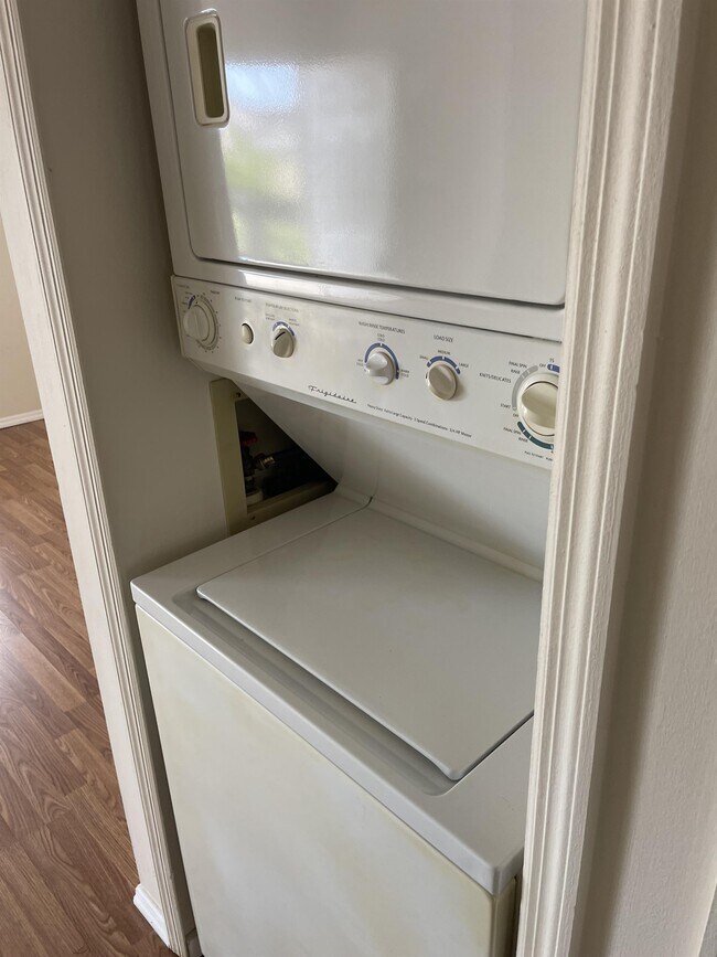 Building Photo - 1290 9th St