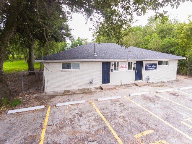 Building Photo - 5124 Clover St