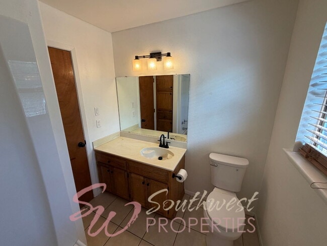 Building Photo - Spacious 3-Bedroom Home in an Established Neighborhood