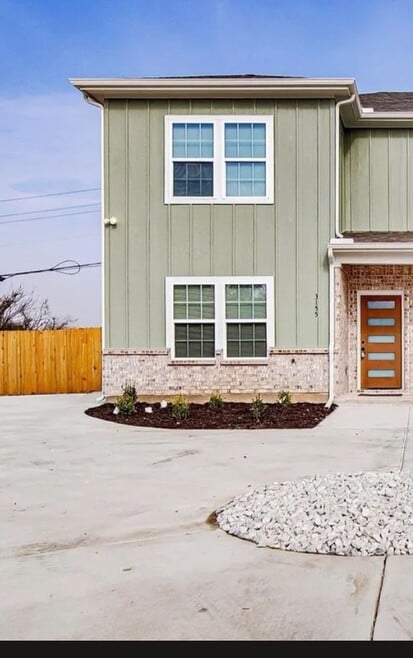 Building Photo - 3155 N Glen Garden Dr