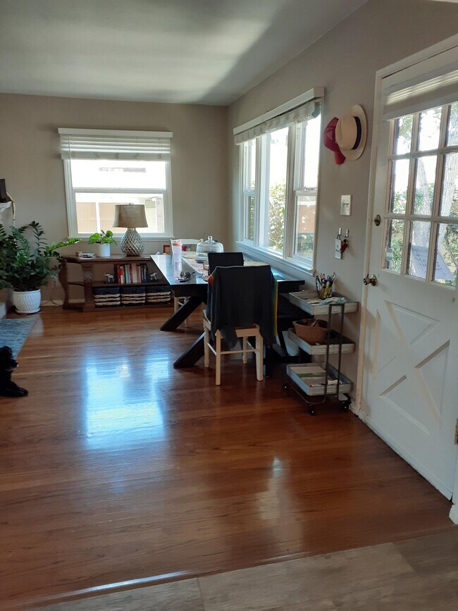 Living Room entry. Hardwood floors throughout - 656 36th St