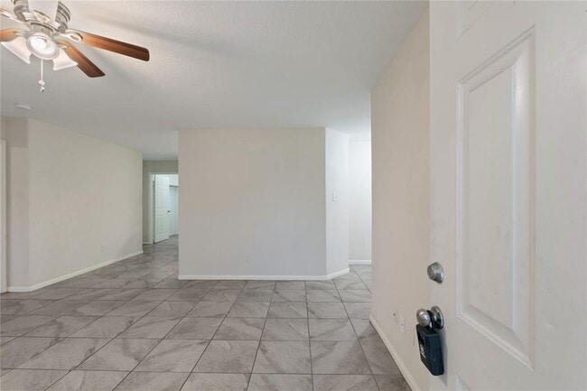 Building Photo - 12502 Hackberry Dr