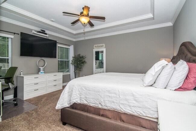 Building Photo - 8114 Champions Forest Way