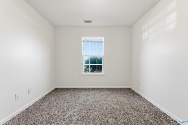 Building Photo - 104 Bataleur Ct