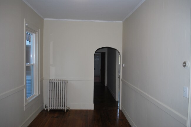 Building Photo - 158 E 2nd St