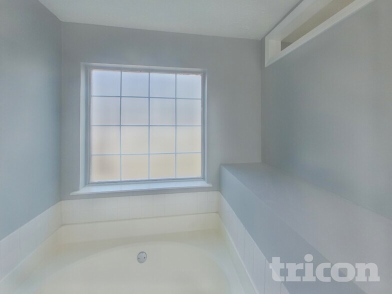 Building Photo - 210 Pebble Creek Dr