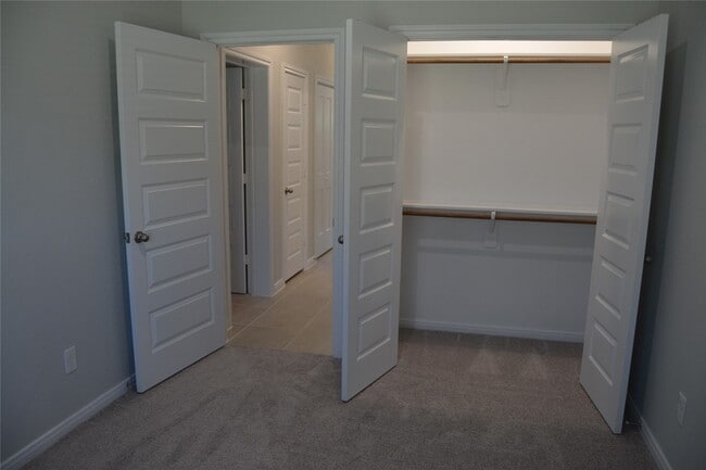 Building Photo - 11816 E Gate Dr