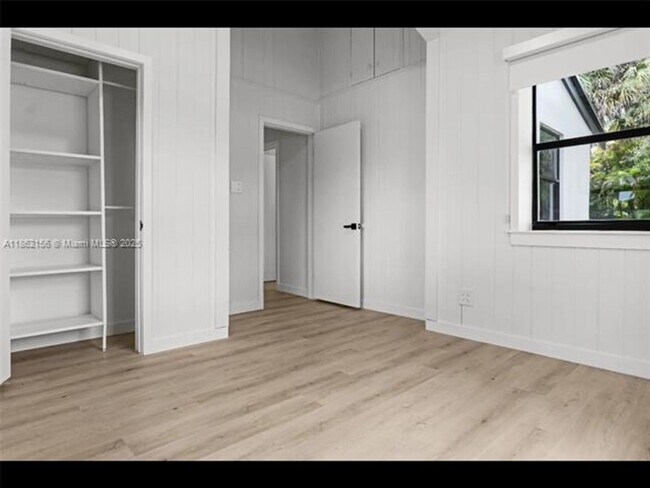 Building Photo - 5191 SW 67th Ave