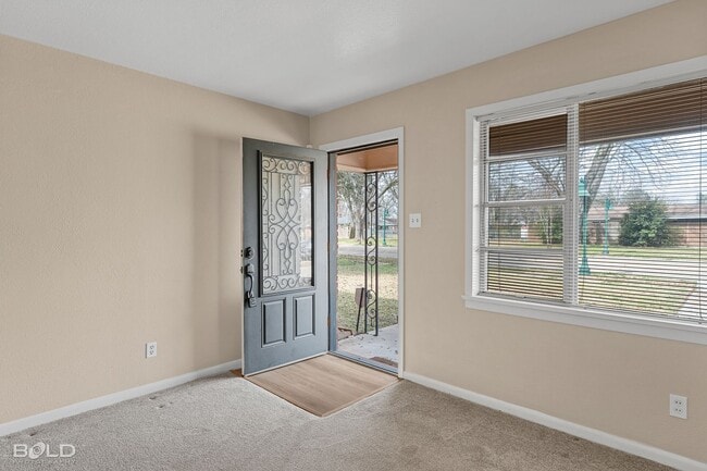 Building Photo - 1706 Shady Grove Dr