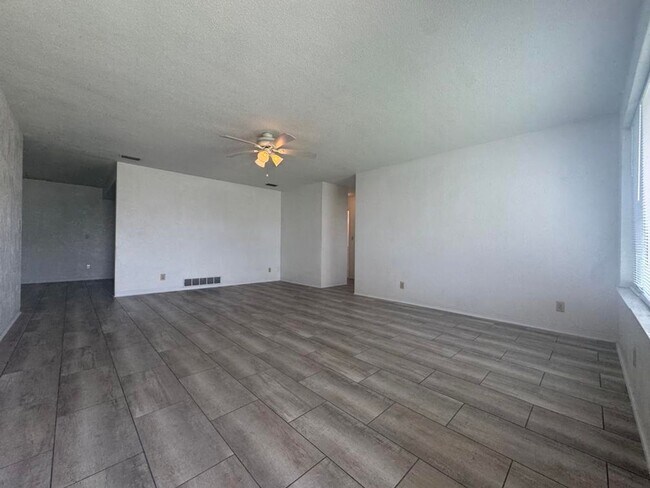 Building Photo - 2/2 in Ormond by the Sea