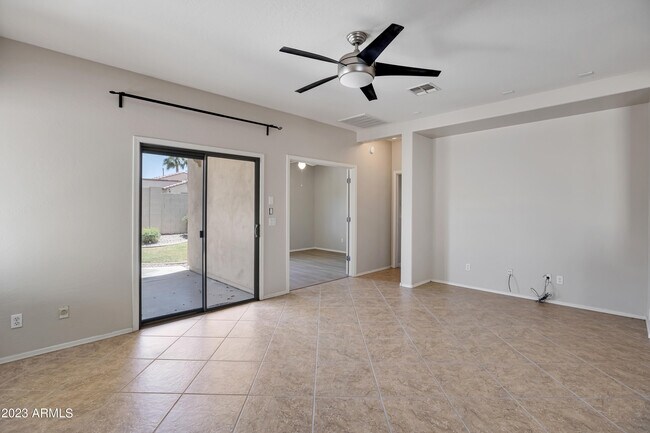 Building Photo - 3255 E Castanets Dr