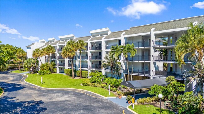 Building Photo - 16051 Blatt Blvd