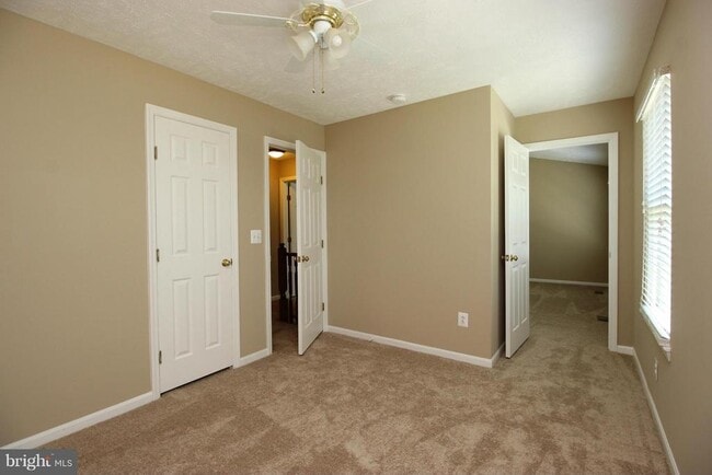Building Photo - 66 Larkwood Ct