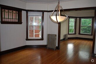 Building Photo - 3 bedroom in Chicago IL 60613