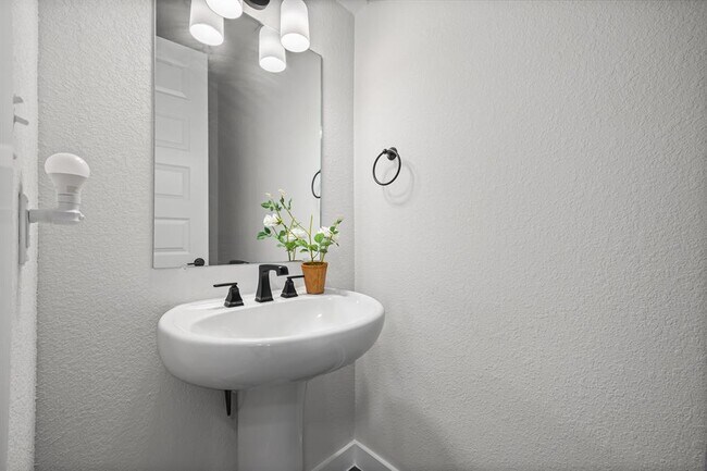 Building Photo - 12702 Autumn Bird Trce