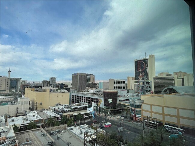 Building Photo - 150 S Las Vegas Blvd