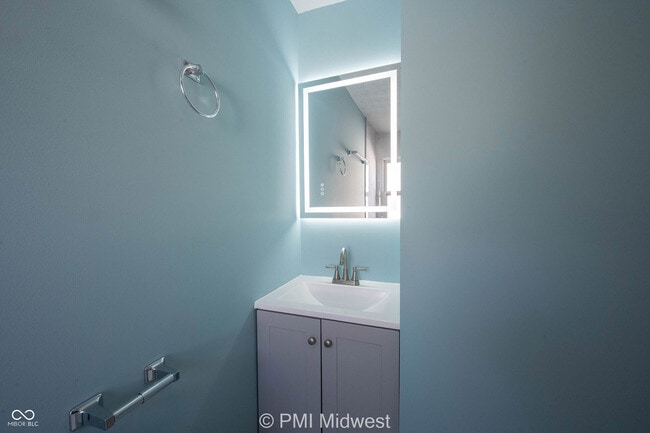 Building Photo - 2945 N Denny St