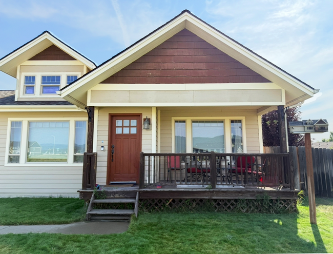 Building Photo - Beautiful West Kalispell Home