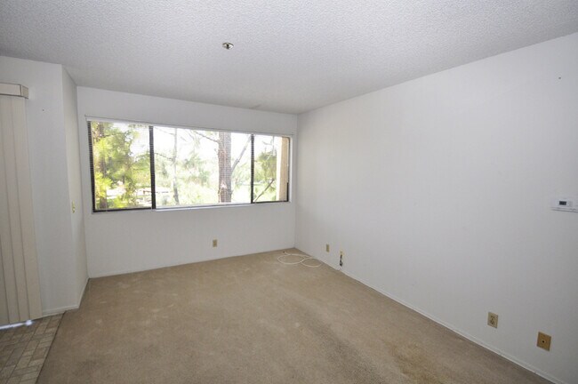 Building Photo - 301 N Ford Ave