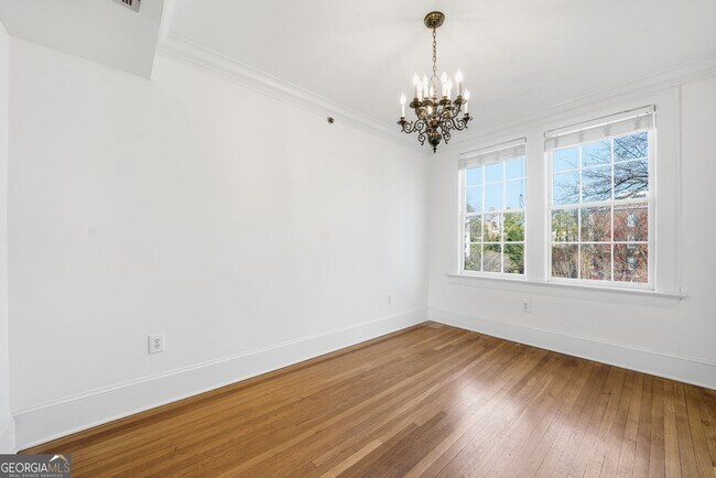 Building Photo - 2814 Peachtree Rd NW