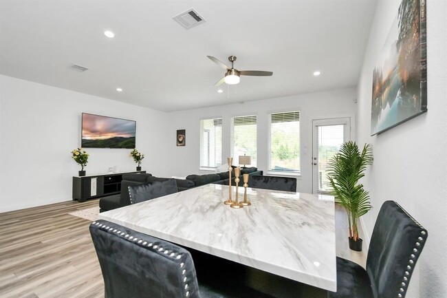 Building Photo - 12231 City Rose Ct