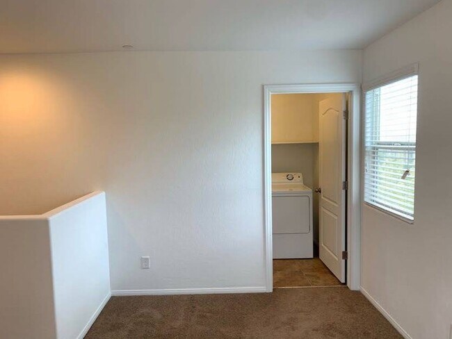 Building Photo - 7752 Broadloom Ct