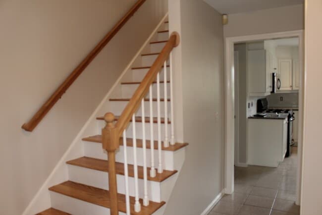 Building Photo - 196 Linwood Ave