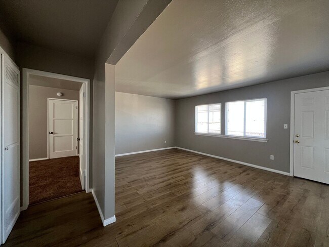 Building Photo - Beautifully Remodeled Home