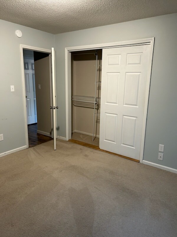 Building Photo - 143 Glenwood Dr