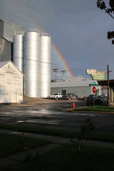 Primary Photo - 549 E Mendenhall St