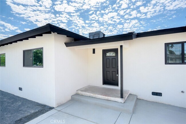 Building Photo - 16734 Tribune St