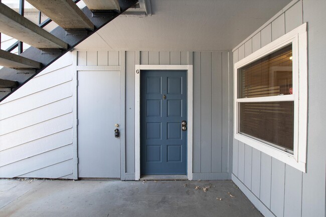 Building Photo - 2375 E Geddes Ave