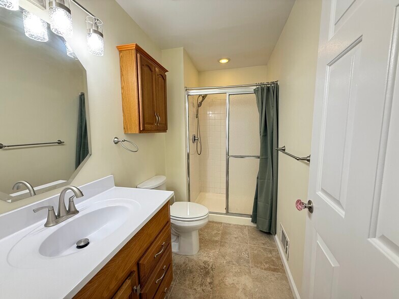 Building Photo - 49 Joyner Ct