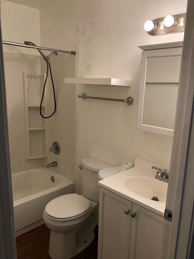 Building Photo - 930 Karluk St