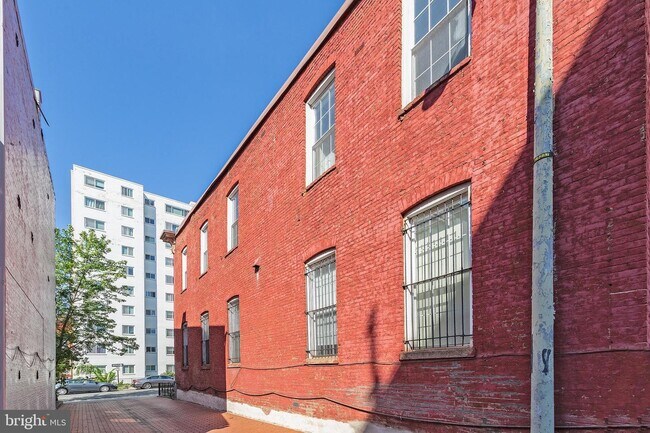 Building Photo - 1213 12th St NW