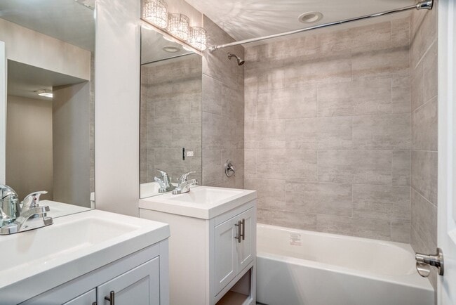 Primary Photo - 2135 W 19th St