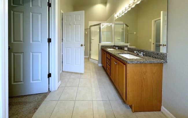 Building Photo - 8006 Thoroughbred Loop