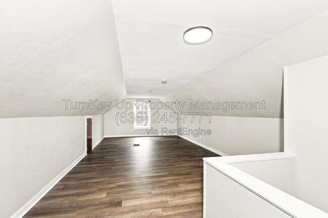 Building Photo - 1065 N Lafayette St