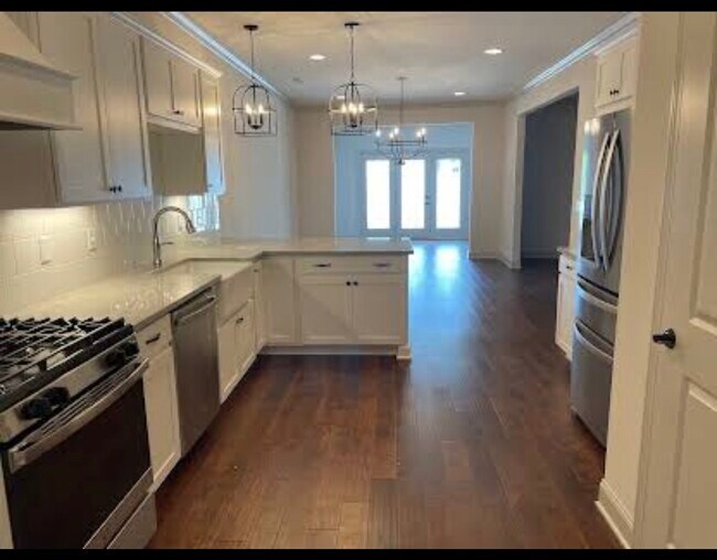 Building Photo - 3306 Stonecreek Dr