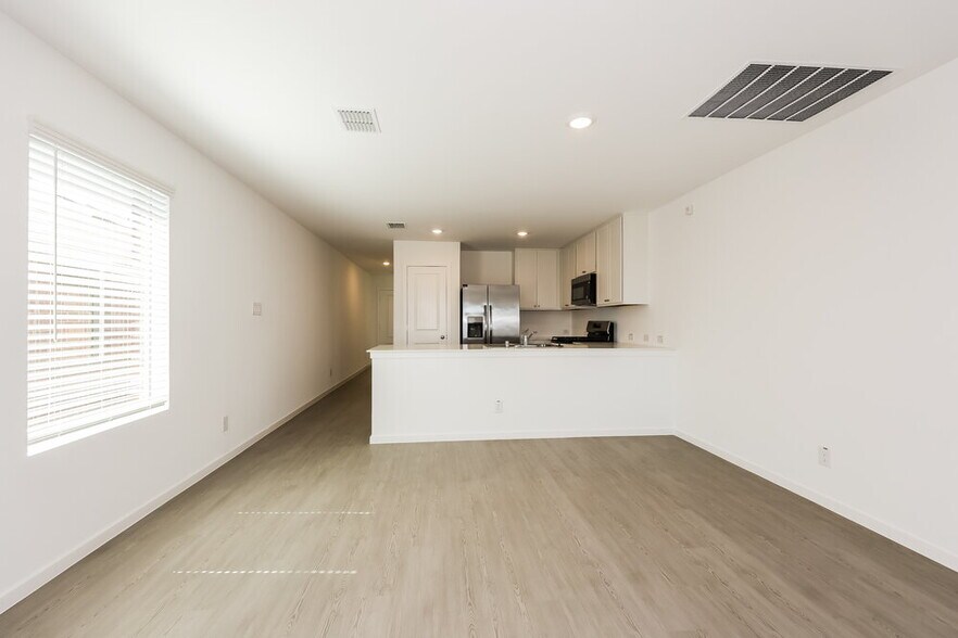 Building Photo - 1220 Canyon Wren Dr