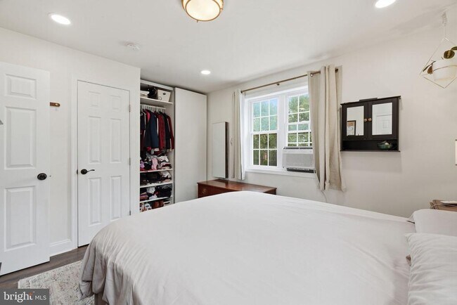 Building Photo - 345 Wesmond Dr