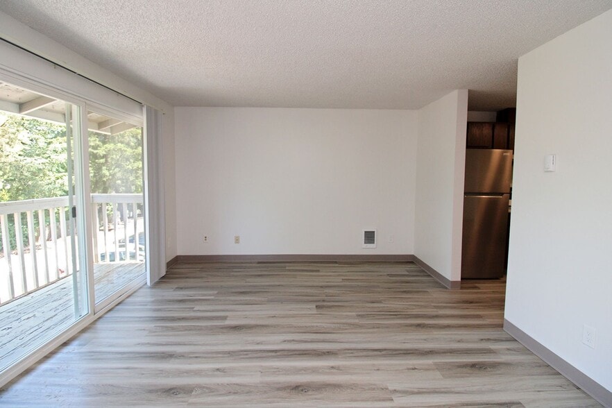 Building Photo - 5704 SW Beaverton Hillsdale Hwy