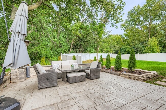 Building Photo - 53 Falcon Pl