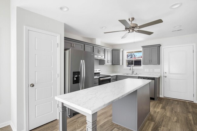 Building Photo - 100 Billy Robb St