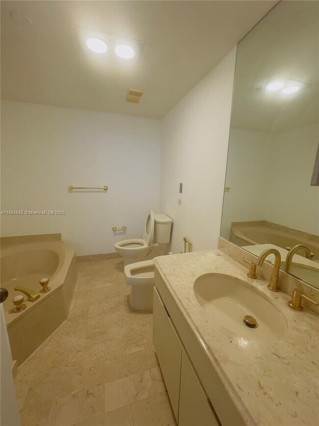 Building Photo - 11113 Biscayne Blvd