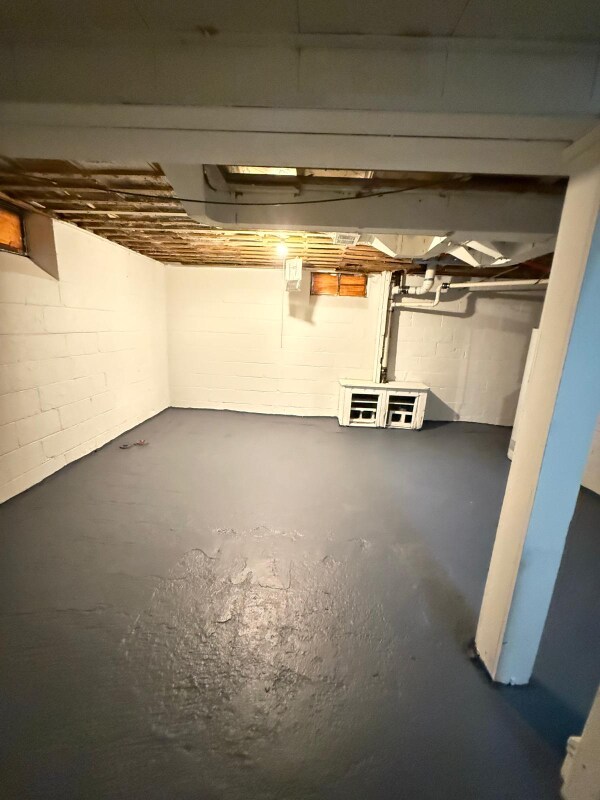 Building Photo - 19668 Syracuse St