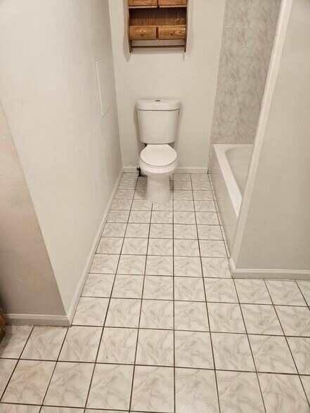 1st Bathrm - 67 Rose Ter