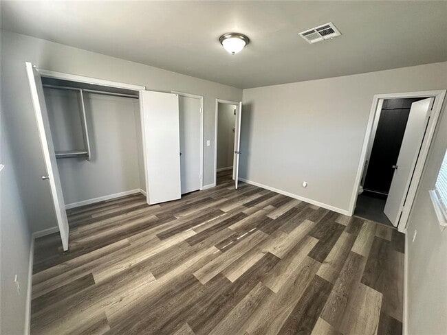 Building Photo - 941 Cooper Ln