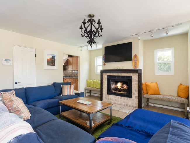 Building Photo - 416 Virginia St